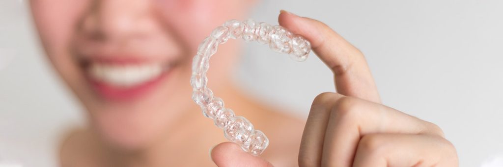 Invisalign Hamburg unsichtbare Zahnschiene